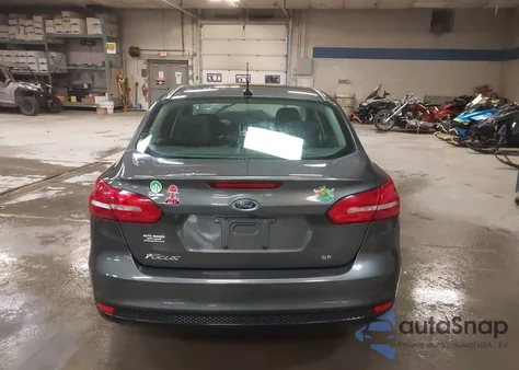 2016 Ford Focus Se z USA, uszkodzony, nr VIN 1FADP3F21GL247906